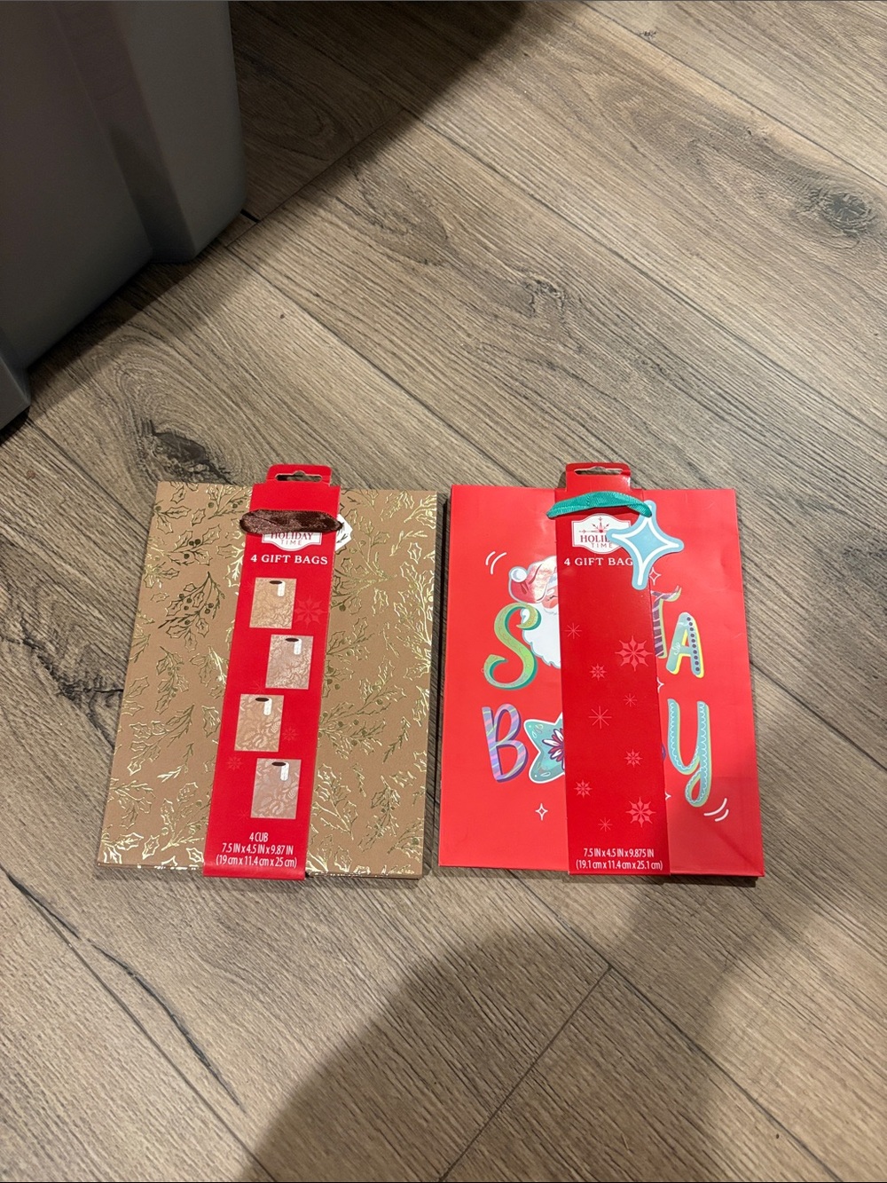 Holiday Gift Bags Set - Red and Gold - 8 Pack
